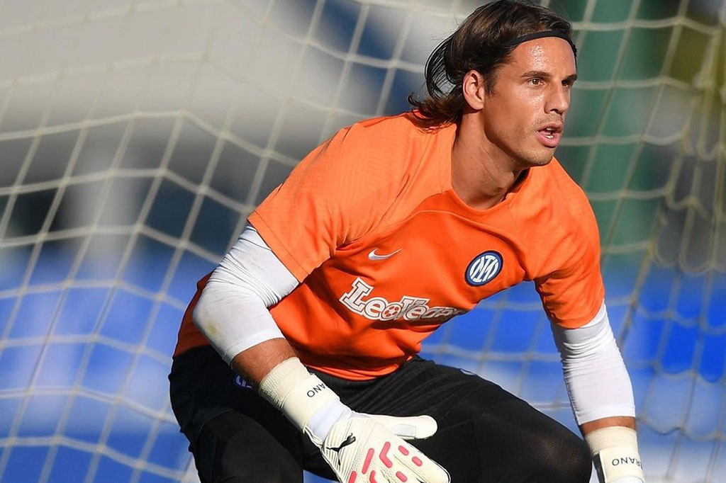 Skuat asuhan Simone Inzaghi itu memang memprioritaskan membeli kiper baru setelah menjual Andre Onana ke Manchester United bulan Juli serta melepaskan Samir Handanovic dan Alex Cordaz dibebaskan. 