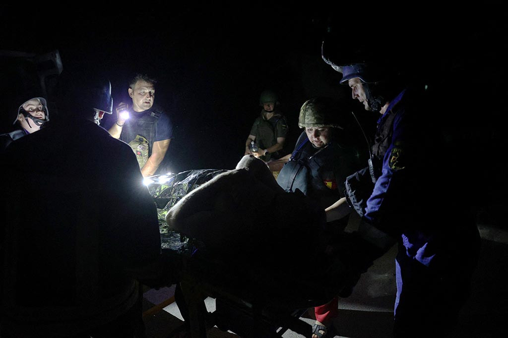 Pokrovsk terletak hanya 50 kilometer (30 mil) dari garis depan timur, di mana Moskow mengatakan mereka mendapatkan tanah dan menangkis serangan Ukraina.