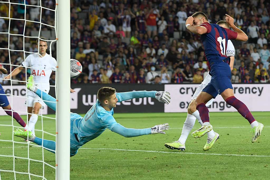 Barcelona bisa menyamakan kedudukan menjadi 2-2 pada menit ke-81. Ferran Torres mencetak gol tap-in setelah mendapatkan umpan tarik dari Lamine Yamal.