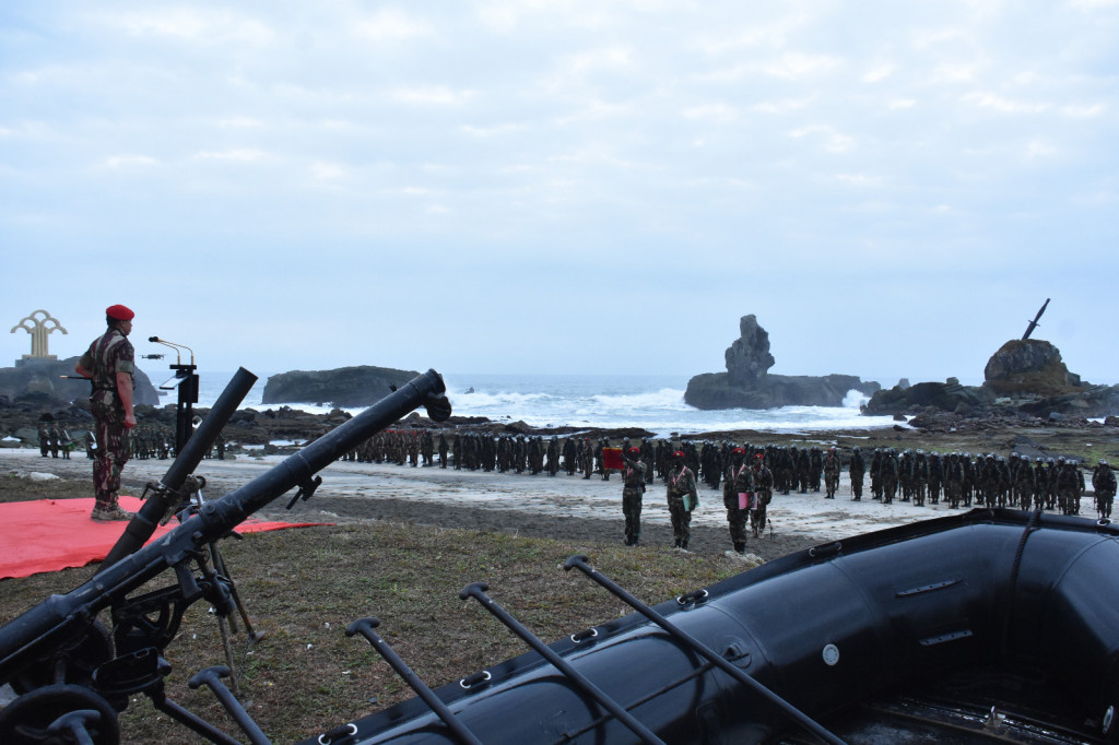 Pendidikan Komando 107 TA 2023 dilaksanakan selama tujuh bulan dengan jumlah peserta didik 232 orang prajurit AD terdiri dari Perwira :54 orang, Bintara: 88 orang, dan Tamtama 90 orang, dan yang berhasil lulus pendidikan prajurit Komando berjumlah 214 orang.