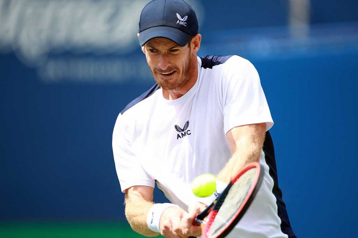 Dia mengalahkan Sonego dalam waktu dua jam delapan menit dalam kondisi berangin yang menantang.