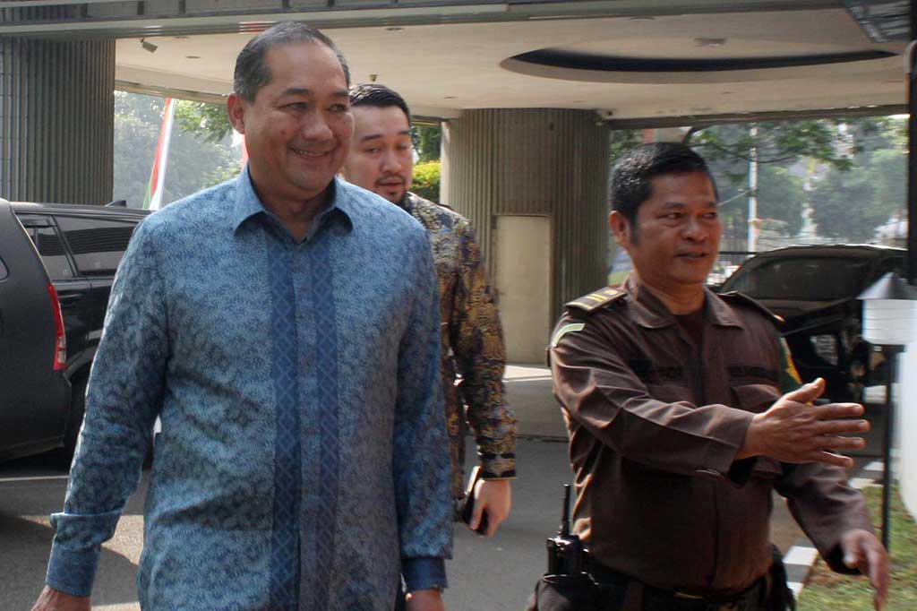 Mantan Menteri Perdagangan Muhammad Lutfi, Rabu, 9 Agustus 2023, memenuhi panggilan penyidik Jaksa Agung Muda Tindak Pidana Khusus (Jampidsus) Kejaksaan Agung (Kejagung), Rabu, 9 Agustus 2023. Lutfi akan diperiksa sebagai saksi dalam penyidikan perkara korupsi persetujuan ekspor minyak sawit mentah dan produk turunannya.