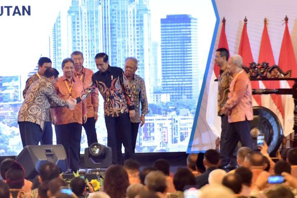 Jokowi juga menyampaikan bahwa berdasarkan data Badan Pusat Statistik (BPS), pertumbuhan ekonomi Indonesia sebesar 5,17 persen (year on year/yoy) pada kuartal II 2023. Hal itu menandakan, Indonesia terus mempertahankan pertumbuhan ekonomi di atas 5 persen selama tujuh kuartal berturut-turut.