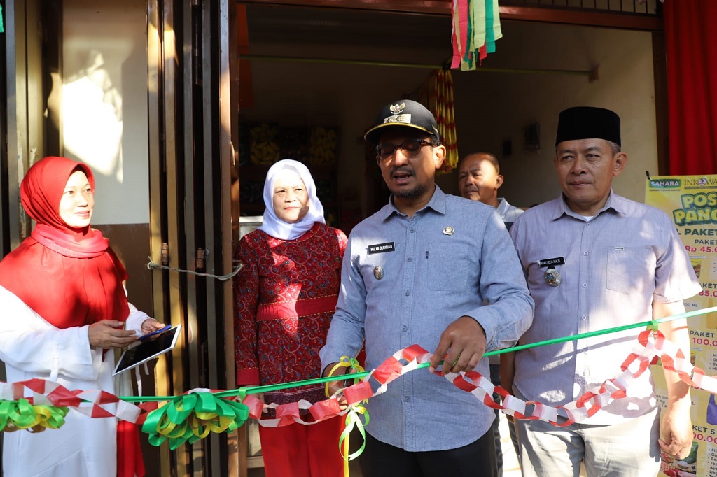 Wakil Bupati Garut Helmi Budiman mengatakan, pemerintah Kabupaten Garut sangat mendukung program yang bertujuan mendorong pengembangan UMKM, seperti warung dan berharap ke depannya program itu dapat meningkatkan kesejahteraan pemilik warung dan memudahkan bagi masyarakat guna memenuhi kebutuhan pangan dengan harga terjangkau.
