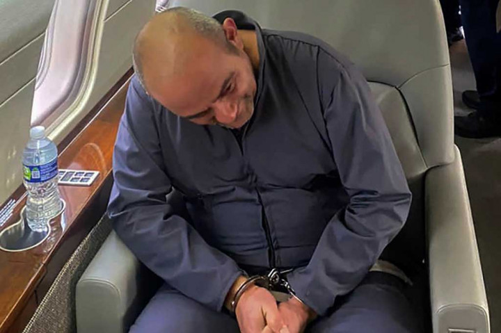 Jaksa menggambarkan Usuga sebagai pedagang narkotika Kolombia yang paling kejam dan signifikan sejak Pablo Escobar dan menuduh dia dan Klan Teluk secara ilegal menyelundupkan setidaknya 73 ton kokain ke Amerika Serikat antara tahun 2003 dan 2012.