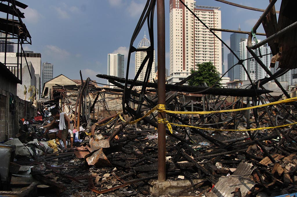 Kasudin Gulkarmat Jakarta Pusat, Asril Rizal mengatakan, informasi awal kebakaran berasal dari petugas keamanan pasar yang melihat kepulan asap di salah satu kios.