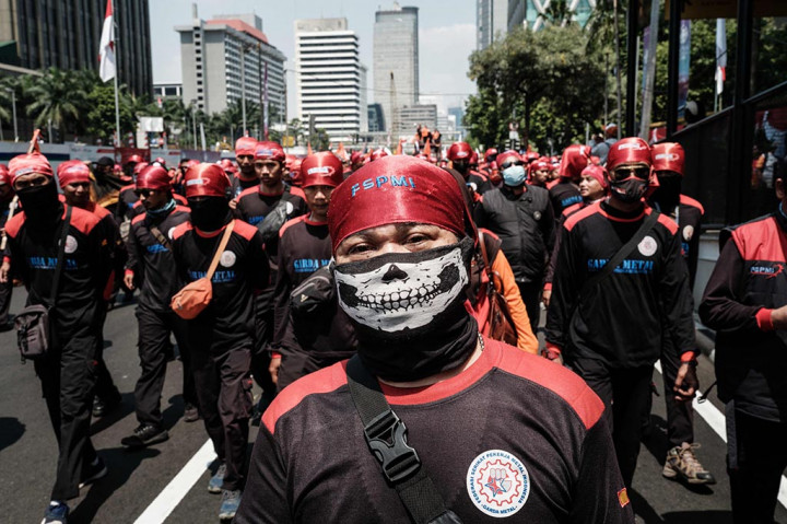 Polres Metro Jakarta Pusat mengerahkan 1.100 personel untuk mengamankan demo buruh di Patung Tugu Kuda, Jakarta Pusat, pada Rabu, 8 Agustus 2023.