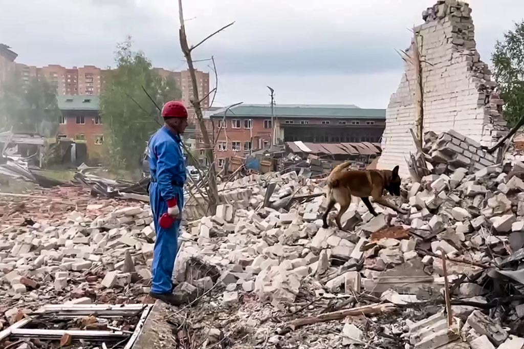 Sebuah ledakan di sebuah pabrik Rusia di luar ibukota Moskow pada hari Rabu. 9 Agustus 2023 telah melukai sedikitnya 52 orang, kata gubernur wilayah itu.