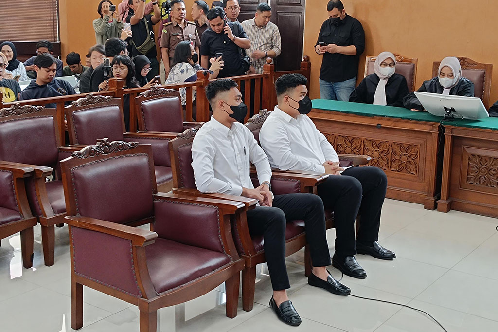 Ketua Majelis Hakim Pengadilan Negeri Jakarta Selatan, Alimin Ribut Sudjono memutuskan untuk menunda sidang tuntutan terhadap terdakwa Mario Dandy dan Shane Lukas hingga pekan depan. Hal ini diungkap tim Jaksa Penuntut Umum (JPU) yang menyatakan belum siap dan masih menyempurnakan berkas perkara kedua terdakwa.