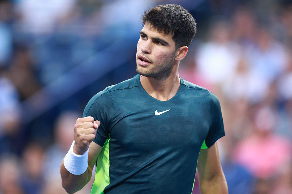 Carlos Alcaraz memenangi pertandingan ATP ke-13 berturut-turut saat petenis nomor satu dunia itu memulai Toronto Masters dengan mengalahkan Ben Shelton 6-3, 7-6 (7/3), Rabu, 9 Agustus 2023 waktu setempat.