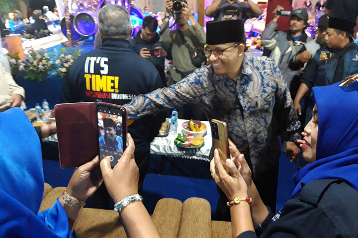 Menurut Anies, unsur penting pagelaran wayang kulit itu pada penanggap, dalang beserta kerabat kerja dan penonton. Apalah artinya dalang pentas tanpa penonton. Itu sebabnya penting menumbuhkan penonton yang demen wayang kulit. 