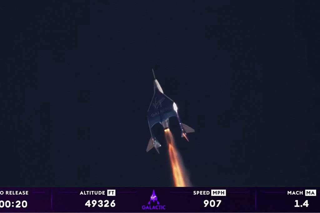 Virgin Galactic meluncurkan penumpang wisata pertamanya ke ruang tanpa bobot pada Kamis, 10 Agustus 2023, puncak dari pengejaran komersial selama hampir dua dekade.