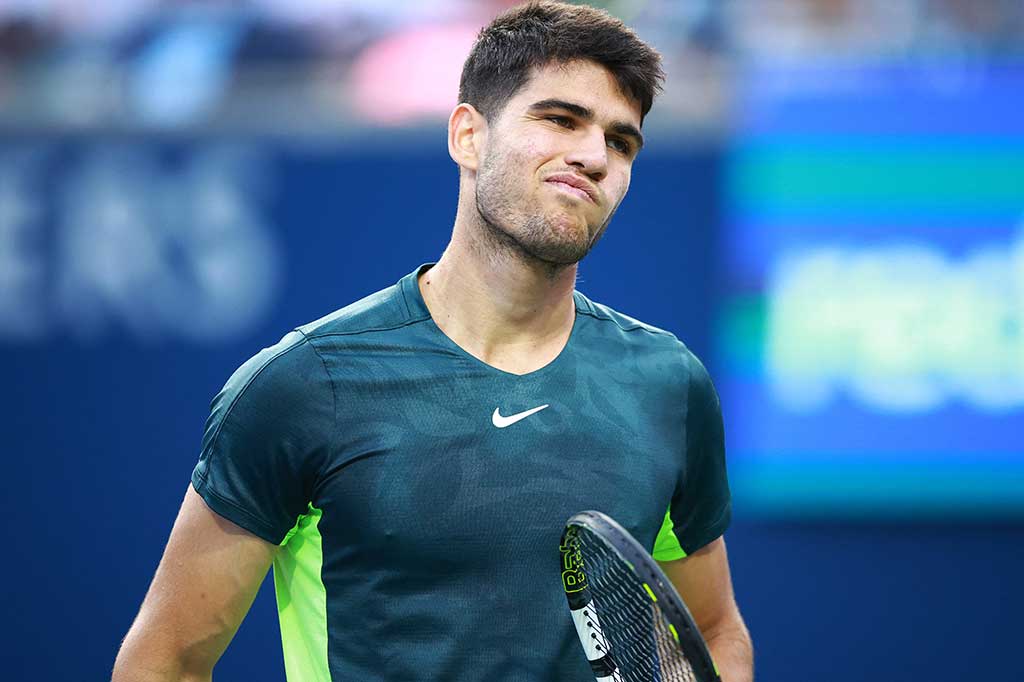 Alcaraz takluk dalam tiga gim 6-3, 4-6, 6-3. Kekalahan tersebut bagi Alcaraz sekaligus mengakhiri kemenangan beruntun 14 miliknya.