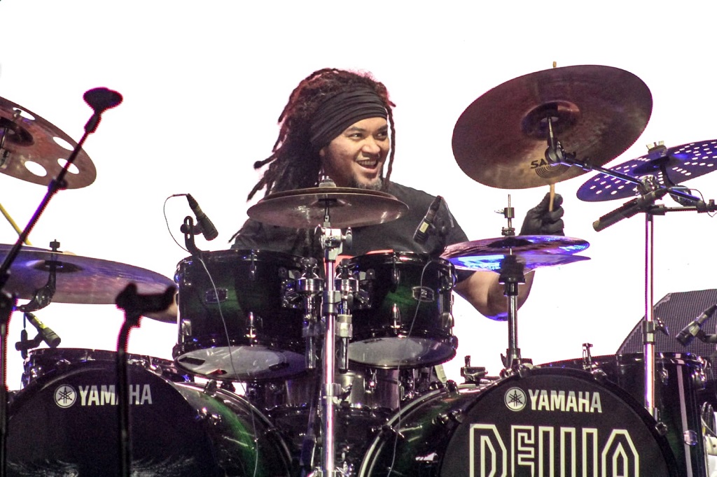 Dewa 19 featuring All Star - Stadium Tour sendiri sebelumnya perdana digelar di Stadion Manahan, Solo, Jawa Tengah pada 29 Juli 2023. Selanjutnya konser tersebut akan digelar di Stadion Si Jalak Harupat, Bandung pada 19 Agustus 2023 mendatang. 