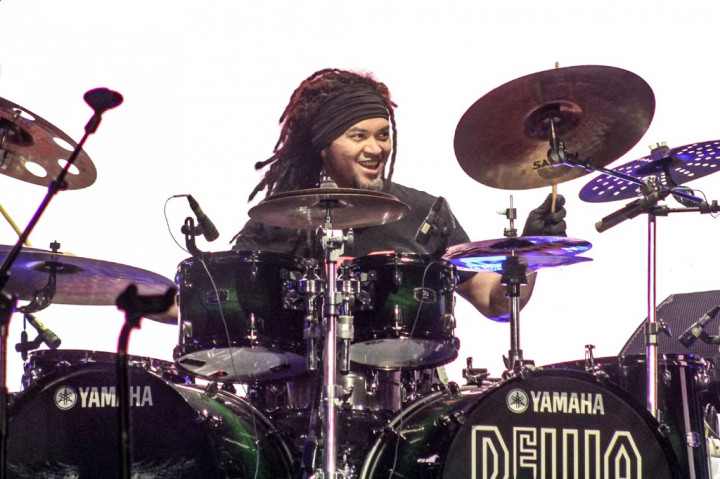 Dewa 19 featuring All Star - Stadium Tour sendiri sebelumnya perdana digelar di Stadion Manahan, Solo, Jawa Tengah pada 29 Juli 2023. Selanjutnya konser tersebut akan digelar di Stadion Si Jalak Harupat, Bandung pada 19 Agustus 2023 mendatang. 