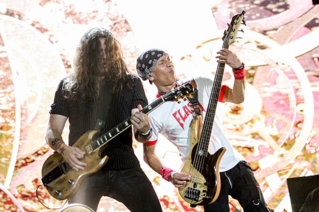 Pada konser tersebut,, Lyodra tampil lebih dahulu membuka konser Dewa 19. Kemudian dilanjutkan dengan penampilan Dewa 19 yang kemudian di susul dengan penampilan dari All Star sendiri.