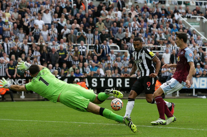 Pertandingan baru berjalan enam menit skuad asuhan Eddie Howe sudah bisa unggul terlebih dahulu berkat gol dari Tonali usai menerima umpan silang Anthony Gordon sehingga skor berubah menjadi 1-0