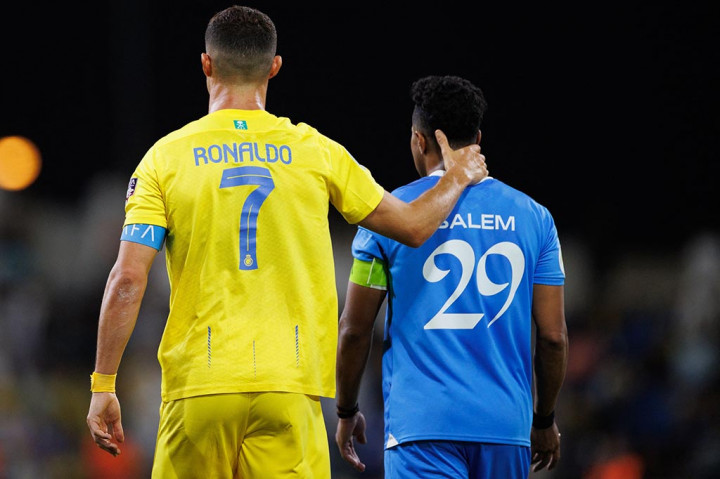 Delapan menit babak perpanjangan waktu berjalan, Ronaldo mencetak gol keduanya di laga ini. CR7 membobol gawang Al-Hilal setelah menyundul bola rebound hasil tendangan Seko Fofana yang menerpa mistar. Al-Nassr berbalik unggul 2-1.