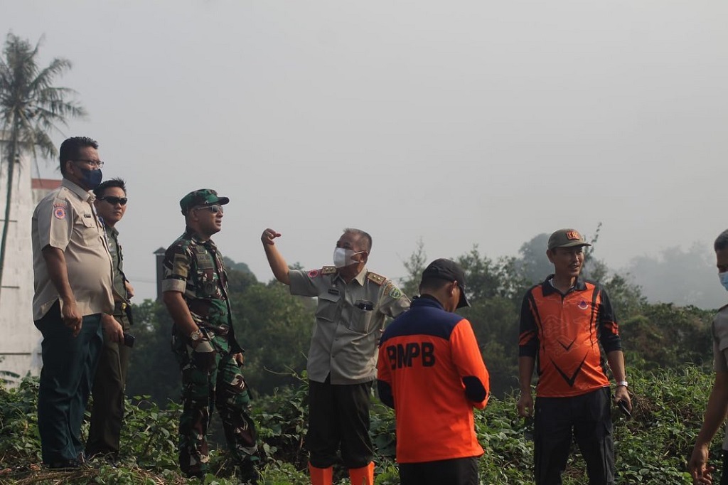 Bahkan Pemerintah Provinsi Sumatra Selatan sudah menurunkan dua helikopter untuk melakukan pemadaman dengan bom air diatas kawasan TPA tersebut. Gubernur Sumsel Herman Deru mengatakan, pihaknya sudah semaksimal mungkin mengatasi kebakaran di TPA Sukawinatan tersebut.