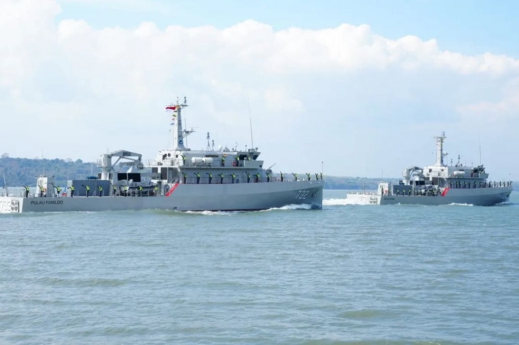 Kapal jenis Mine Counter Meassure Vessel (MCMV) ini memiliki spesifikasi panjang 61,4 meter, lebar 11,1 meter, bobot 1.444 ton dengan kecepatan maksimal 18 knot dan kecepatan jelajah 10 knot serta kecepatan ekonomis 10 knot. Kapal ini juga dilengkapi dengan empat unit lift craft dan dua unit Rigid Hull Inflatable Boat (RHIB).