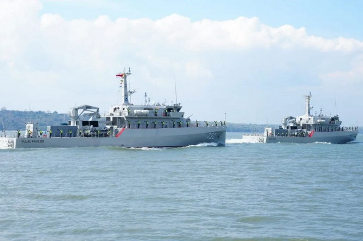 Kapal jenis Mine Counter Meassure Vessel (MCMV) ini memiliki spesifikasi panjang 61,4 meter, lebar 11,1 meter, bobot 1.444 ton dengan kecepatan maksimal 18 knot dan kecepatan jelajah 10 knot serta kecepatan ekonomis 10 knot. Kapal ini juga dilengkapi dengan empat unit lift craft dan dua unit Rigid Hull Inflatable Boat (RHIB).