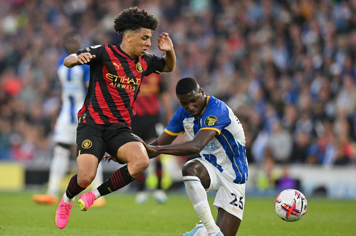 Lewis membuat 23 penampilan untuk City musim lalu saat tim Pep Guardiola mengangkat Liga Premier, Liga Champions, dan Piala FA.