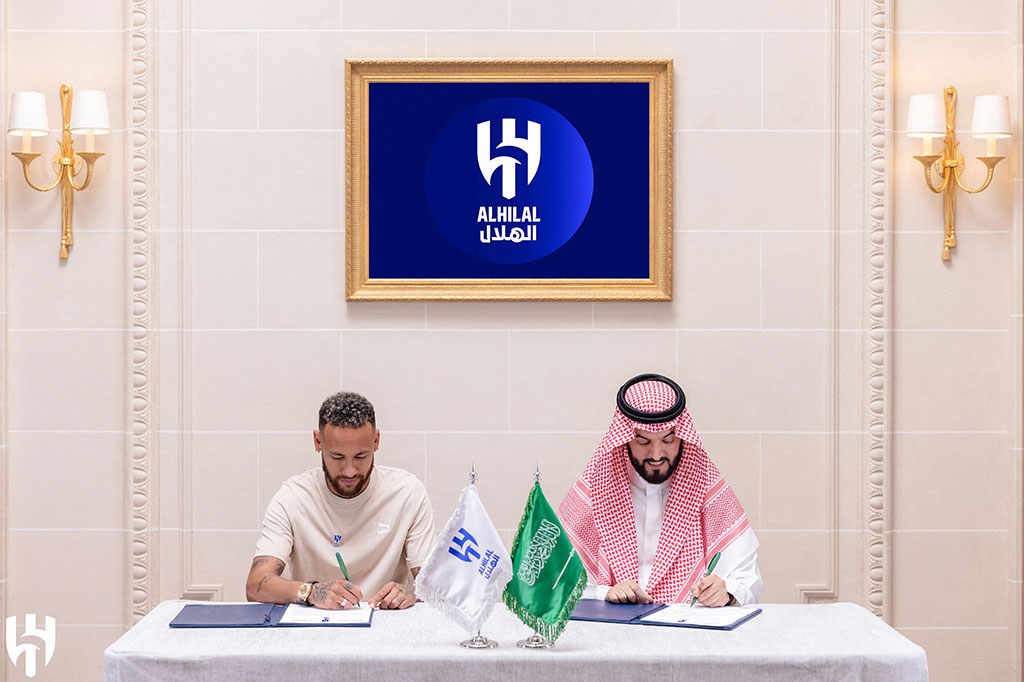 Neymar resmi meninggalkan Paris Saint-Germain dan bergabung ke klub Arab Saudi Al-Hilal.