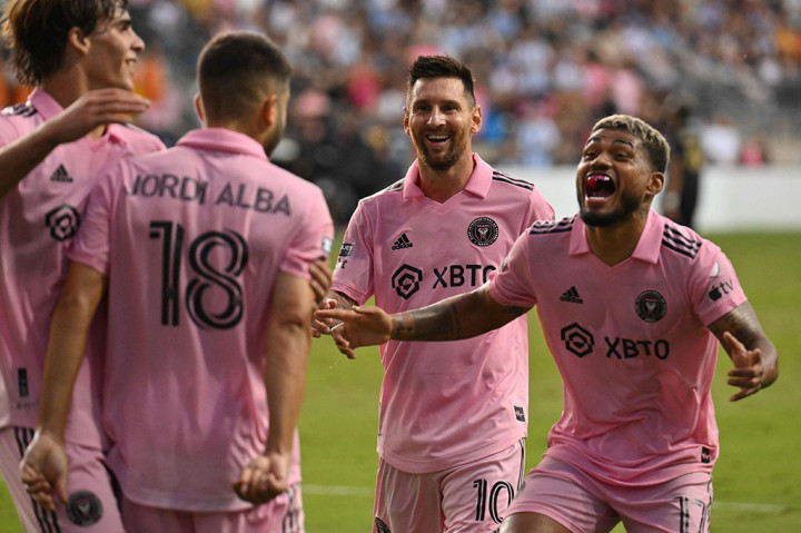 Inter Miami unggul cepat saat laga baru berjalan tiga menit lewat tembakan first time pemain tim nasional Venezuela Josef Martinez menuntaskan umpan matang Sergey Krivstov.