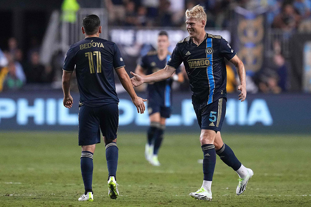 Alejandro Bedoya memperkecil ketertinggalan timnya menjadi 1-3 pada menit ke-75.