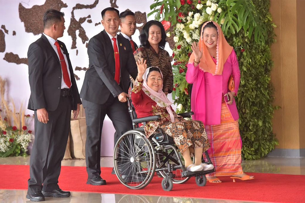 Hadir juga istri Presiden ke-4 Abdurrahman Wahid, Sinta Nuriyah Wahid yang didampingi putrinya, Yenny Wahid.