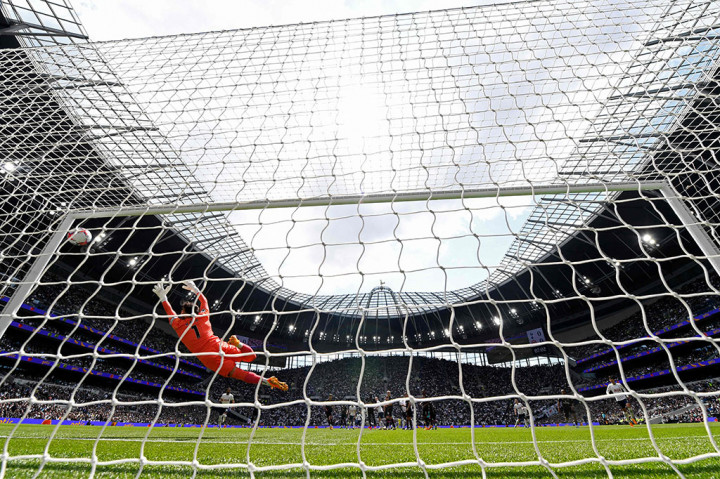 Kedatangan kiper timnas Spanyol itu ke Arsenal akan memberikan persaingan menarik untuk menjadi penjaga gawang utama dengan Aaron Ramsdale.