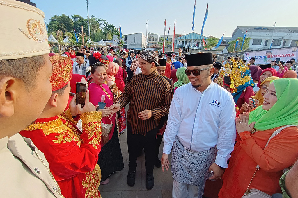 Anies mengatakan upacara pengibaran bendera Merah Putih adalah momen pengingat bahwa kemerdekaan adalah jembatan emas untuk menuju keadilan dan kemakmuran serta menggulung kolonialisme. Ia menyebut tanggung jawab masyarakat saat ini adalah sama-sama melunasi janji kemerdekaan.