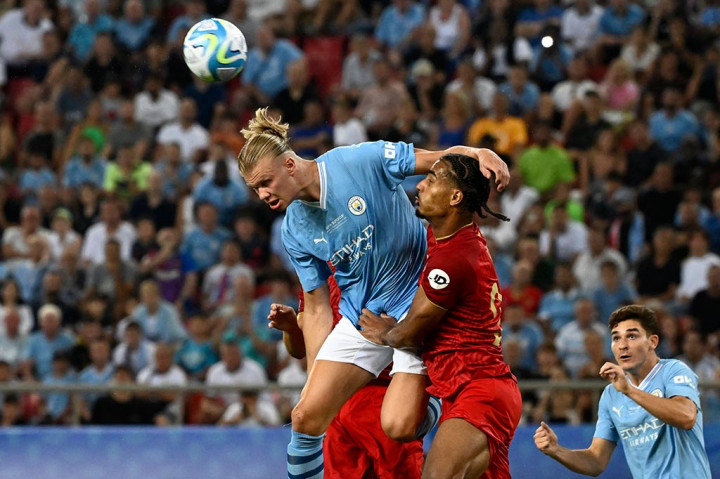 Sevilla membuka keunggulan pada menit ke-25. Bermula dari serangan di sisi kiri, Marcos Acuna kemudian memberikan umpan silang ke kotak penalti yang disundul Youssef En-Nesyri menjadi gol. Sevilla unggul 1-0.
