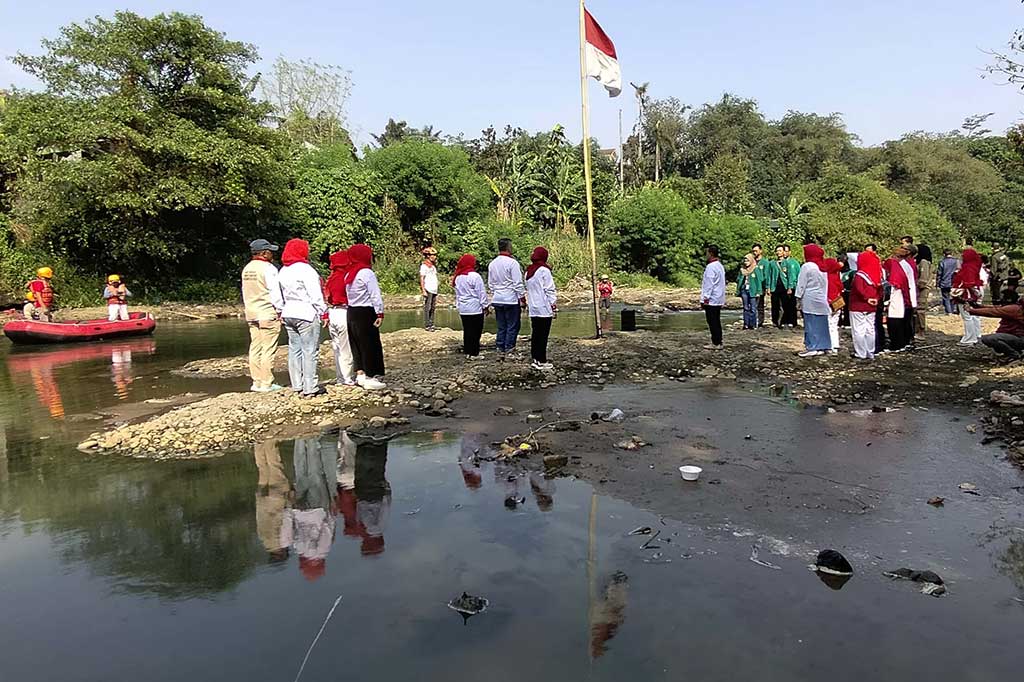 Menurut Suparno Jumar, anggota KPC sekaligus river defender, pihaknya ingin membangun semangat bahwa apa yang dilakukan, seperti upacara bendera tersebut, bertujuan mengajak semua unsur masyarakat untuk lebih perhatian pada keberadaa dan fungsi sungai.