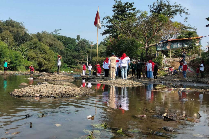 Saat bicara kondisi Ciliwung, pria yang disapa Mas Parno itu menjelaskan secara umum tata kelola sampah di sana jika dibandingkan dengan daerah lain bisa dikatakan lebih baik. Alasannya, di Kota Bogor ada satgas yang bertugas untuk menjawab persoalan tersebut.