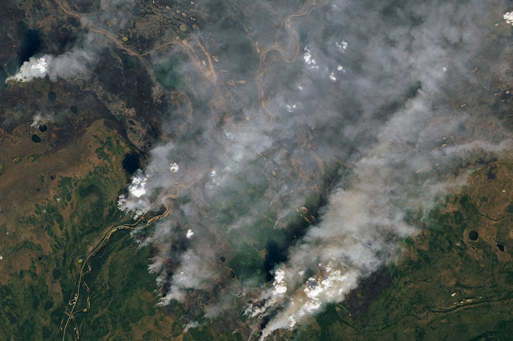 Kebakaran hutan kini tinggal berjarak 17 kilometer dari Yellowknife. “Kalau hujan tidak segera turun, kemungkinan (api) akan mencapai pinggiran kota pada akhir pekan ini. Nyawa warga terancam kalau tidak segera meninggalkan Yellowknife,” katanya.