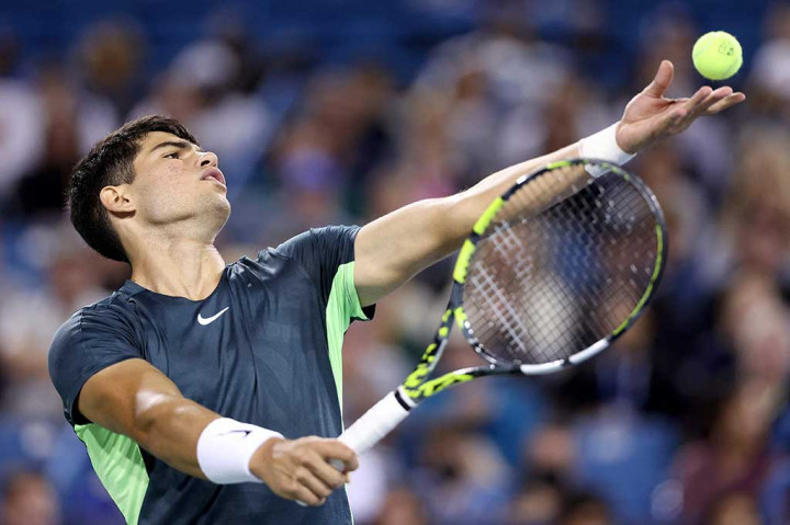 Namun, petenis Spanyol itu bertahan untuk membukukan pertemuan perempat final melawan petenis Australia Max Purcell yang di pertandingan lainnya menang 6-4, 6-2 atas petenis Swiss Stan Wawrinka.