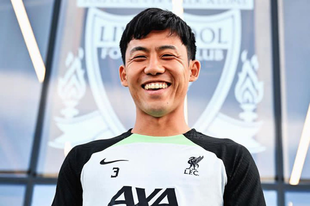 Ia menjadi rekrutan ketiga Liverpool pada jendela transfer musim panas ini setelah Alexis Mac Allister dari Brighton & Hove Albion dan Dominik Szoboszlai dari RB Leipzig.
