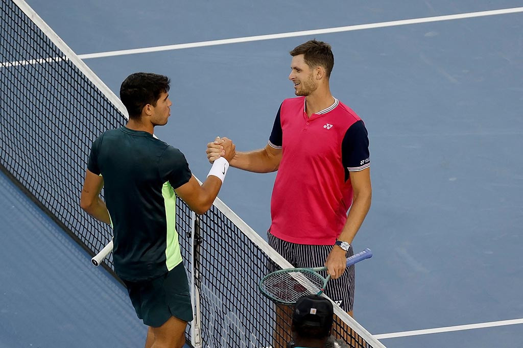 Kemenangan yang diraih setelah dua jam dan 18 menit tersebut merupakan kemenangan pertandingan ke-53 petenis berusia 20 tahun itu musim ini, berbanding lima kekalahan.