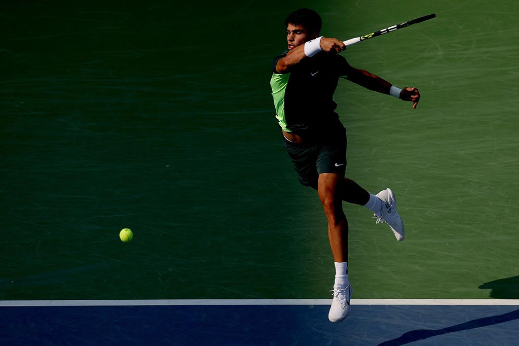 Petenis nomor satu dunia asal Spanyol tersebut bangkit untuk mengalahkan petenis Polandia itu untuk kedua kalinya dalam beberapa pekan, mendominasi set ketiga untuk mengatur perebutan gelar melawan Novak Djokovic atau Alexander Zvere