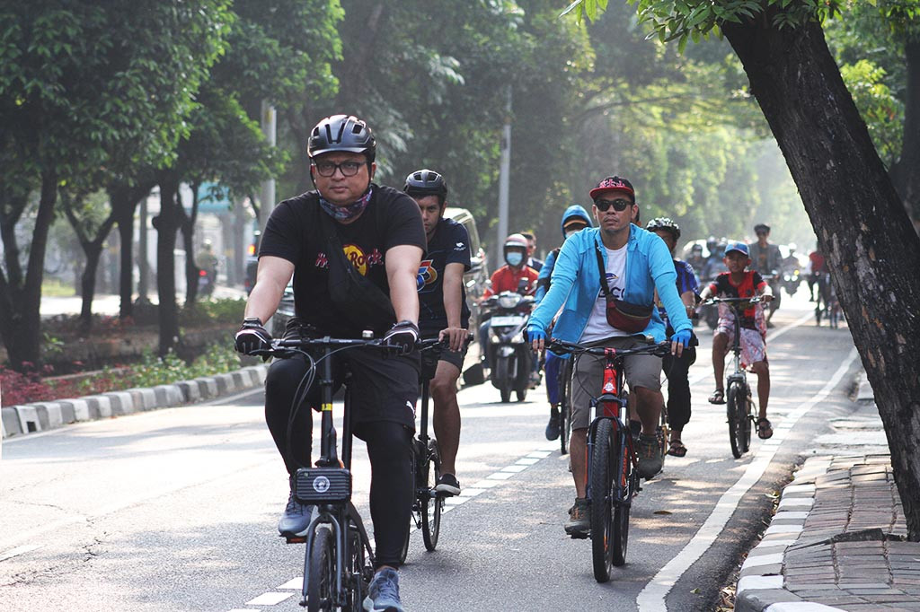 Kegiatan Gowes Kemerdekaan Media Group digelar pada pukul 7.30 WIB, diawali dengan pemanasan dan juga foto bersama sebelum melakukan start.