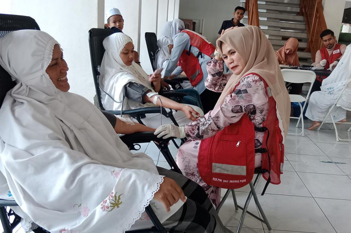 Berbagai kegiatan dan beragam cara memperingati 78 tahun kemerdekaan Indonesia di seluruh pelosok nusantata ibu Pertiwi. Mulai dari upacara pengibaran bendera Sang Saka Merah Putih, menggelar multi lomba berbetuk hiburan hingga aksi sosial kesehatan yang berbaur religi ke Islaman.