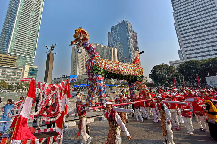 Warak Ngendhog sendiri merupakan mainan yang selalu dikaitkan dengan perayaan Dugderan, yakni suatu festival rakyat yang ada di Kota Semarang, Jawa Tengah.