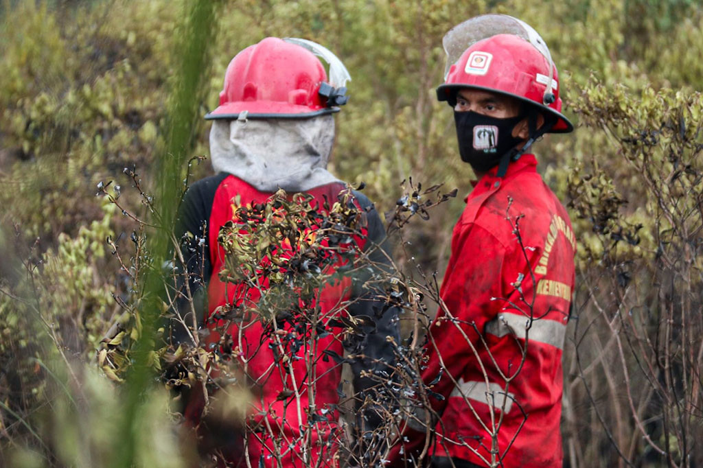 Tim pemadam kebakaran Manggala Agni, Daops XVII OKI sudah maksimal mengatasi kebakaran di lahan gambut di Desa Deling, sejak Sabtu, 19 Agustus 2023 kemarin.