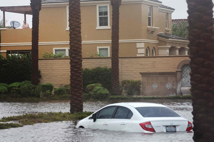 Hujan lebat melanda California pada hari Minggu, 20 Agustus 2023, ketika Badai Tropis Hilary datang dari Meksiko, membawa peringatan akan potensi banjir yang mengancam jiwa di Amerika Serikat bagian barat daya yang biasanya gersang.