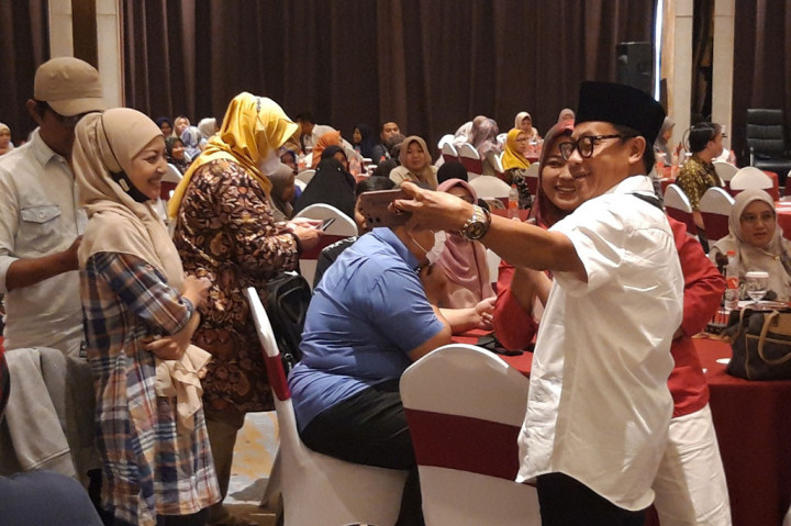 Pemerintah Kota Malang, Jawa Timur, menyalurkan bantuan modal berupa peralatan kerja kepada UMKM. Bantuan 18 item peralatan kerja itu untuk 200 pelaku usaha bersumber dari APBD.