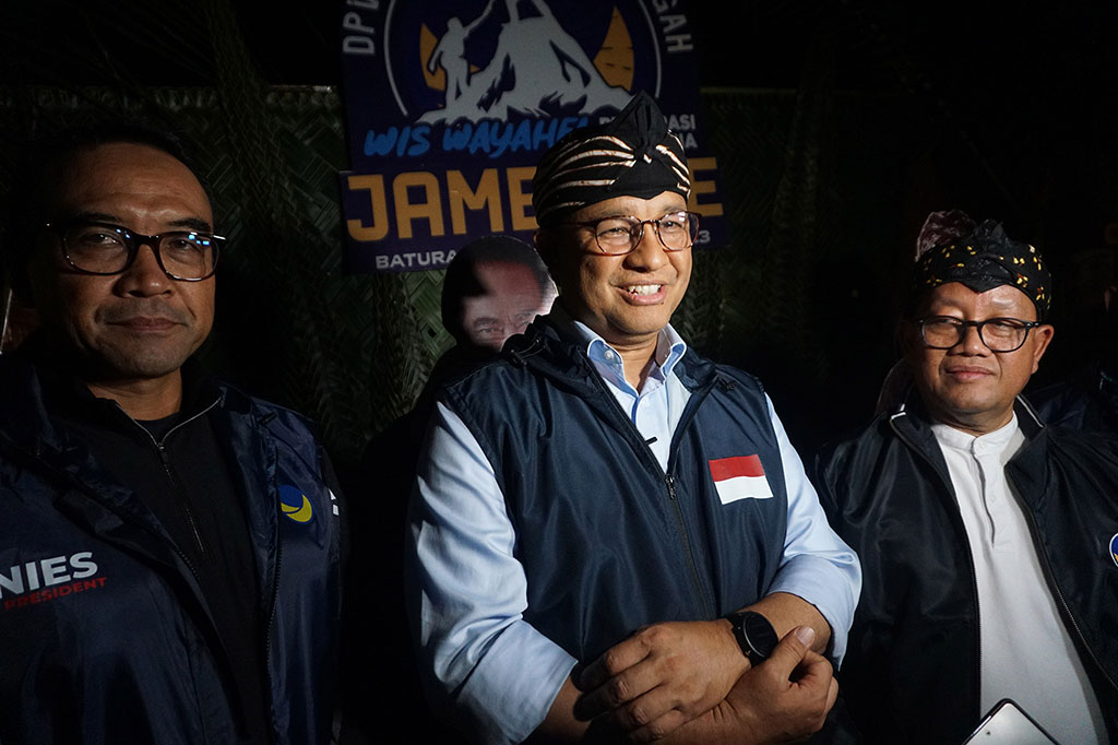 Bakal calon presiden (Bacapres) Partai NasDem Anies Baswedan mendatangi Jawa Tengah (Jateng) yang dikenal sebagai kandang banteng. Meski tidak secara eksplisit menyatakan kandang banteng, tetapi Anies menegaskan bahwa Jateng bukan kandang salah satu, tetapi kandang Republik Indonesia.