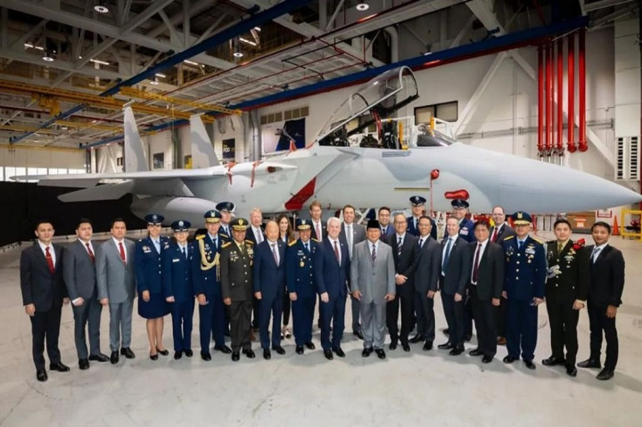 Dokumen MoU itu diteken oleh Kepala Badan Sarana Pertahanan Kemhan RI Marsekal Muda TNI Yusuf Jauhari dan Wakil Presiden Direktur dan Manajer Program Boeing Fighters Mark Sears.