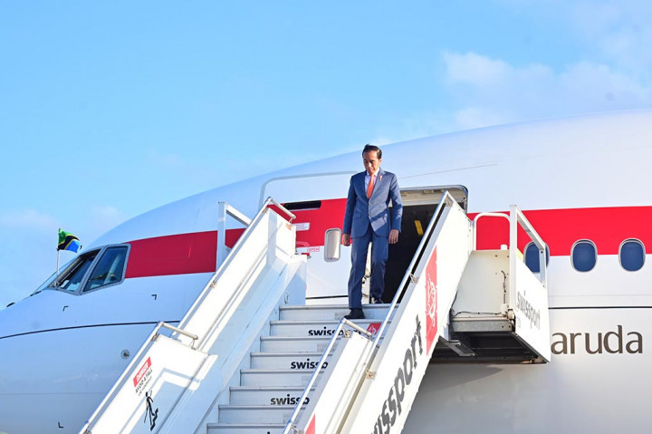Usai melakukan kunjungan kenegaraan di Republik Kenya, Presiden Joko Widodo melanjutkan kunjungan kenegaraan ke Republik Persatuan Tanzania pada Senin, 21 Agustus 2023. Pesawat GIA-1 yang membawa Presiden Jokowi dan rombongan tiba di Bandara Internasional Julius Nyerere, Dar Es Salaam, Tanzania sekitar pukul 17.05 waktu setempat.