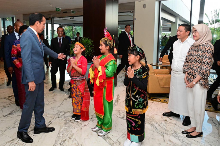 Sebelumnya, Presiden Jokowi dan rombongan lepas landas dari Bandara Internasional Jomo Kenyatta, Nairobi, Kenya sekitar pukul 15.40 waktu setempat.